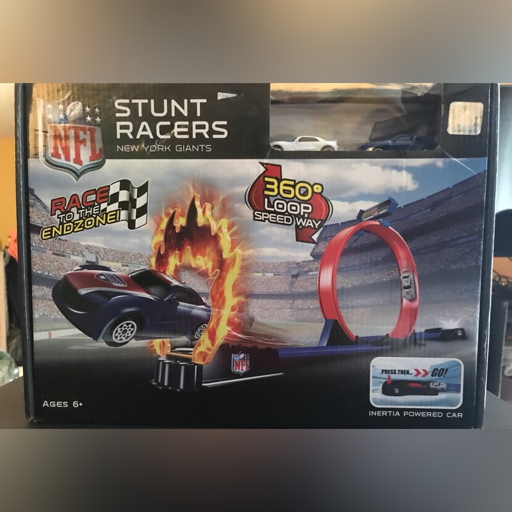 DGL Toys New York Giants 2 Car Inertia Powered Stunt Racer Set Speed Way NFL.
